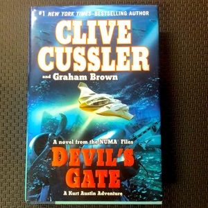 Clive Cussler. Devil’s Gate. Novel. Lightly used